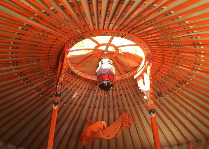 La Yurta Naranja *